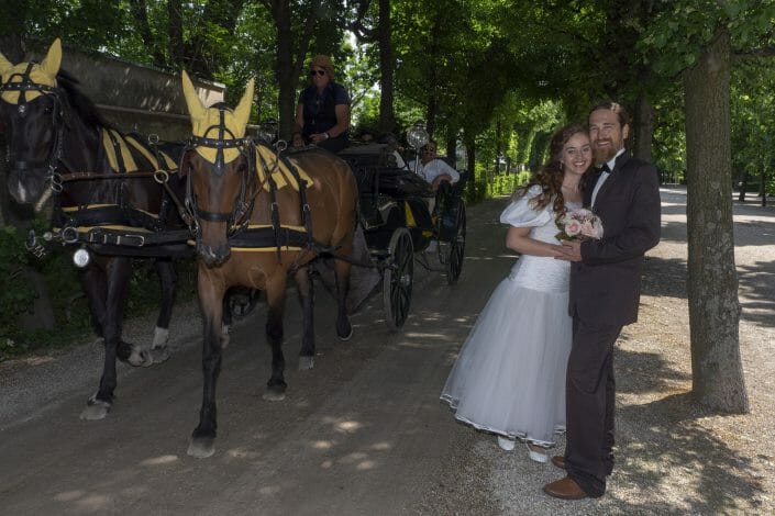 After Wedding Shooting Brautpaar Fiaker Schloß Schönbrunn