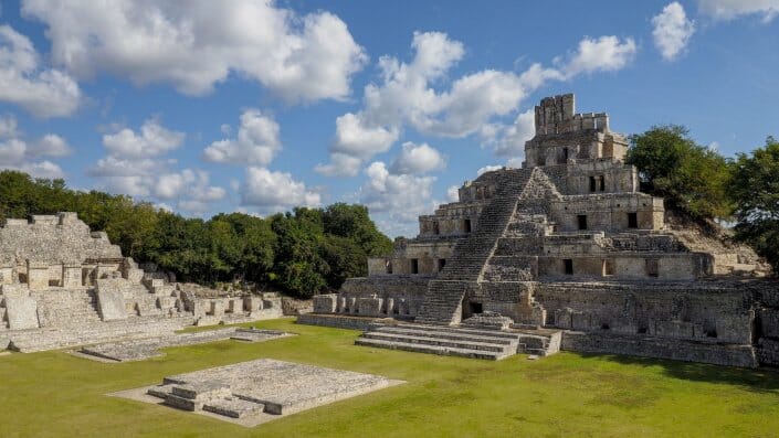 Edzna Pyramide Maya Yucatan