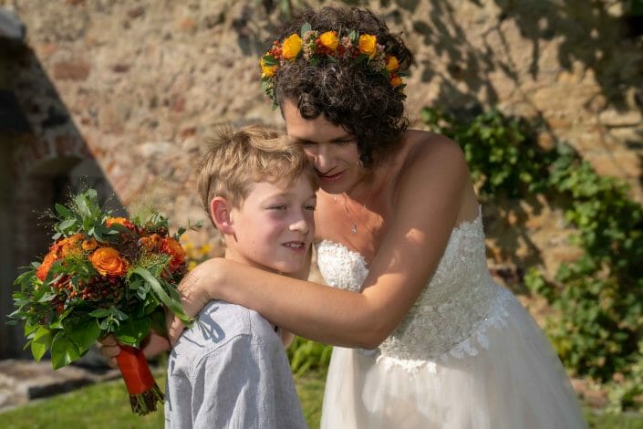 bride with son